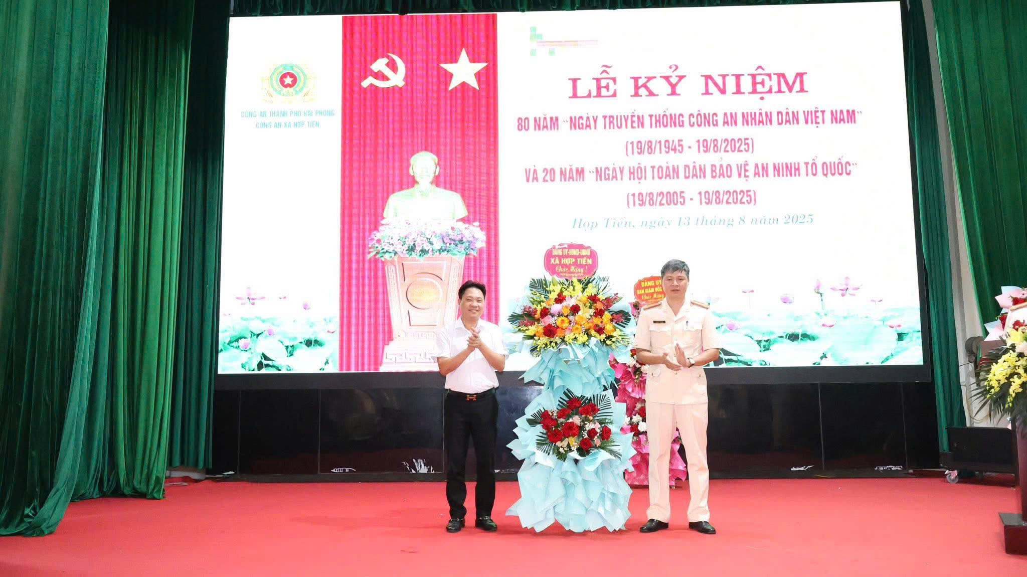 Công an xã Hợp Tiến long trọng tổ chức Lễ kỷ niệm 80 năm Ngày truyền thống Công an nhân dân Việt Nam và 20 năm Ngày hội Toàn dân bảo vệ An ninh Tổ quốc